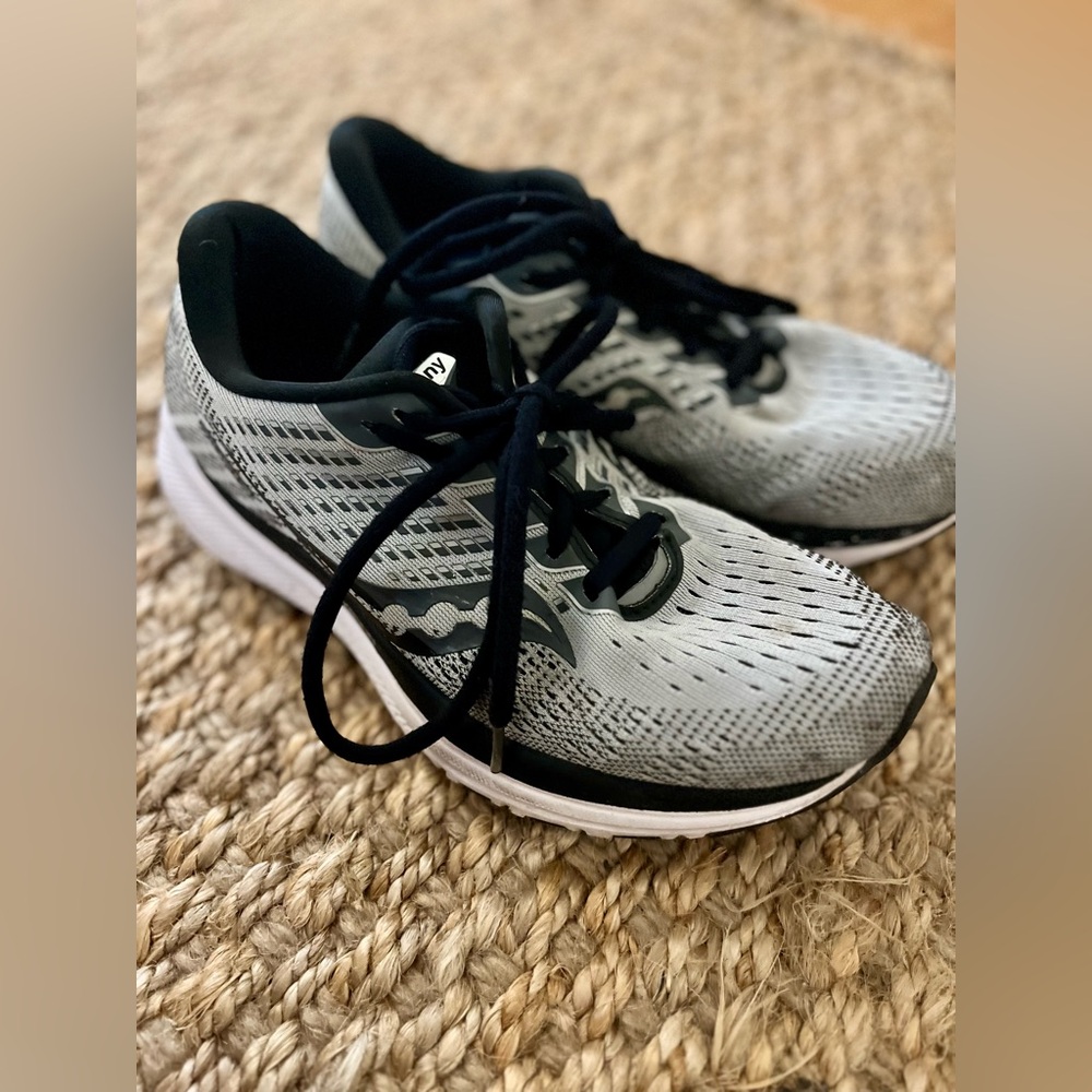 Women’s Saucony Running Sneaker Size 8